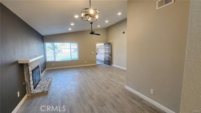 Detail Gallery Image 4 of 23 For 24283 Delphinium Ave, Moreno Valley,  CA 92553 - 4 Beds | 2 Baths