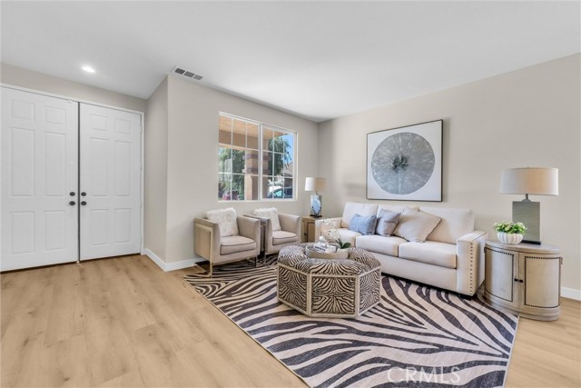 Detail Gallery Image 4 of 28 For 6732 Rico Ct, Corona,  CA 92880 - 5 Beds | 3 Baths