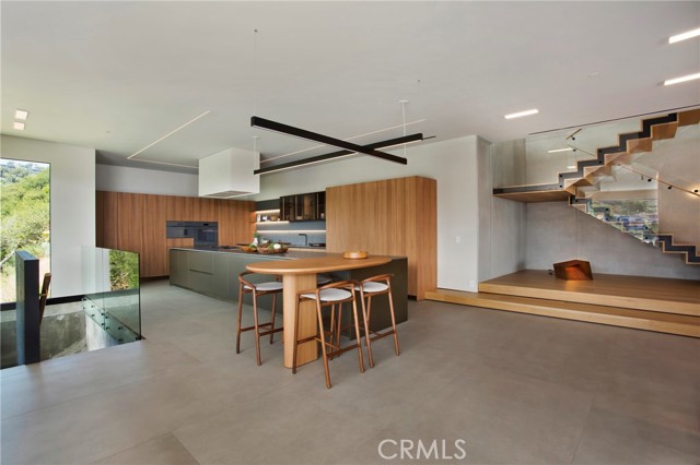 1000 Oriole Drive, Laguna Beach CA: https://media.crmls.org/medias/b4af904a-2512-4526-9018-a59d0bfd7322.jpg