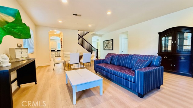 11958 Sunstone Court, Eastvale CA: https://media.crmls.org/medias/b4affbdc-9082-4a02-82d2-772762e0c7c8.jpg