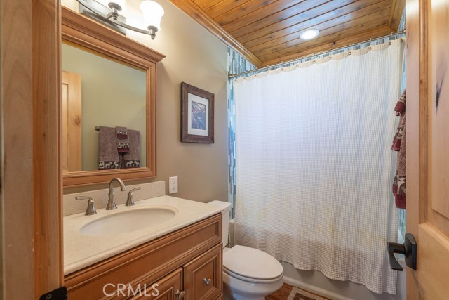 190 Yosemite Drive, Big Bear City CA: https://media.crmls.org/medias/b4b03bb0-e504-4d8b-bcf7-09b0fffa8155.jpg