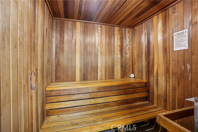 Detail Gallery Image 5 of 27 For 11162 Camarillo St #206,  –,  CA 91602 - 2 Beds | 2 Baths