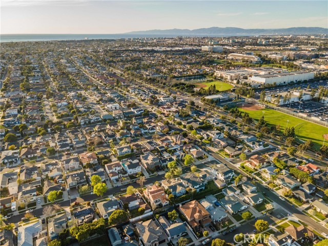 2104 Harkness Street, Manhattan Beach, California 90266, 4 Bedrooms Bedrooms, ,3 BathroomsBathrooms,Residential,Sold,Harkness,SB22004705