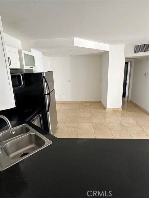 Detail Gallery Image 3 of 13 For 3949 Los Feliz Bld #301,  Los Angeles,  CA 90027 - 1 Beds | 1 Baths