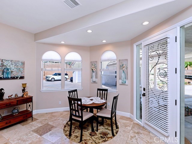 Detail Gallery Image 16 of 67 For 36410 Calle Puerta Bonita, Temecula,  CA 92592 - 5 Beds | 4/2 Baths