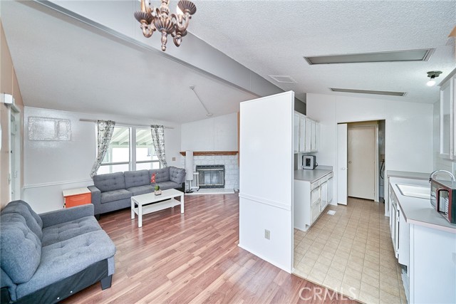 Detail Gallery Image 3 of 28 For 24100 Pennsylvania St #103,  Lomita,  CA 90717 - 2 Beds | 2 Baths