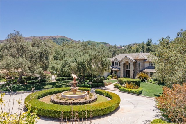 45200 Oak Manor Ct, Temecula CA: https://media.crmls.org/medias/b4b4cfeb-47e0-4ed8-bccf-88f5cd9eb1d2.jpg