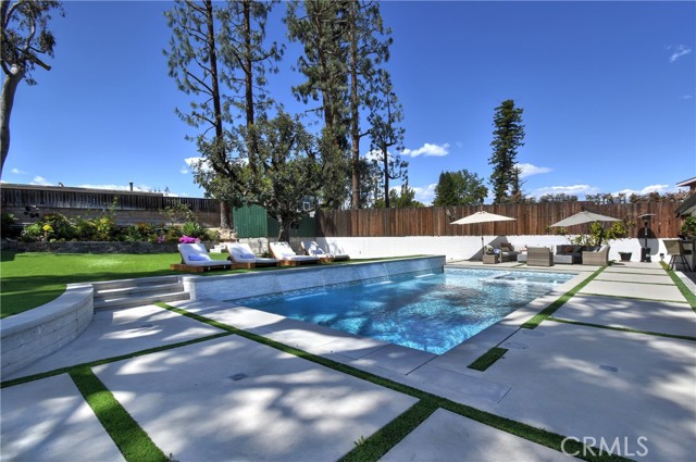 4751 Del Moreno Drive, Woodland Hills CA: https://media.crmls.org/medias/b4b4d826-af5a-46ba-a617-9aa66cdea61a.jpg