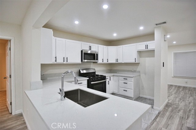 Detail Gallery Image 8 of 30 For 1414 Cedar, San Bernardino,  CA 92404 - 5 Beds | 3 Baths