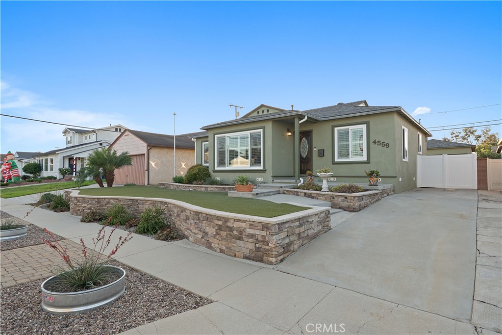 4559 Levelside Avenue