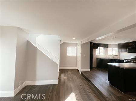 Detail Gallery Image 4 of 15 For 2206 Carnegie a,  Redondo Beach,  CA 90278 - 2 Beds | 3 Baths