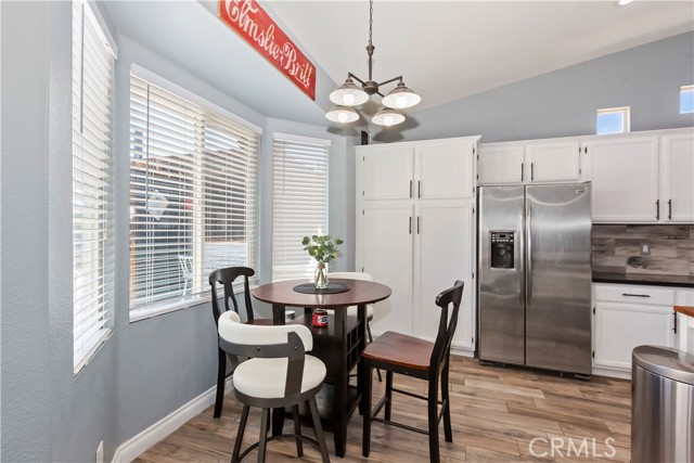 21269 Chardonnay Drive, Apple Valley CA: https://media.crmls.org/medias/b4b5b1cc-fff5-4f88-a352-9919c8ed00b0.jpg