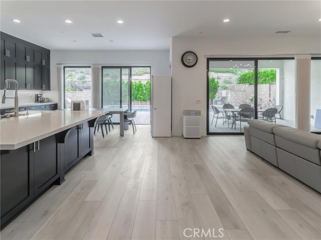 Detail Gallery Image 4 of 43 For 20725 W Liana Ct, Porter Ranch,  CA 91326 - 5 Beds | 5/1 Baths
