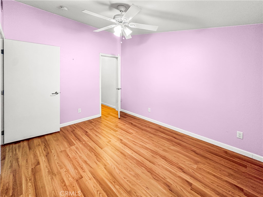 https://media.crmls.org/medias/b4b5ef86-aa3c-4edc-8265-88164b3f8734.jpg?preset=X-Large