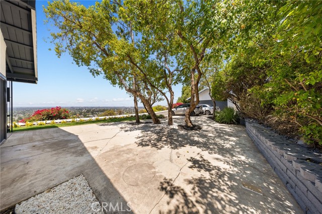 12284 Circula Panorama, Santa Ana CA: https://media.crmls.org/medias/b4b663d9-01c1-4a86-ac00-77054de09b8e.jpg