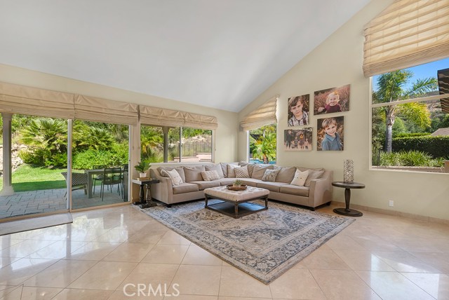 Detail Gallery Image 16 of 60 For 4228 Saddlecrest Ln, Westlake Village,  CA 91361 - 4 Beds | 3/1 Baths