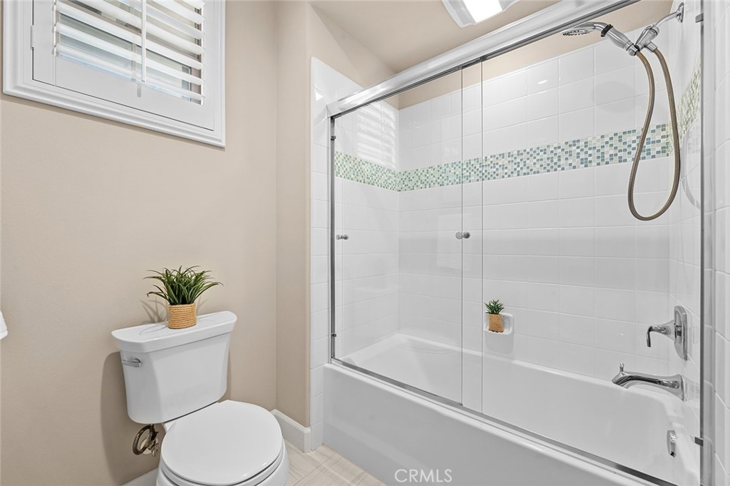 https://media.crmls.org/medias/b4b66918-c002-4747-acce-916e44756c76.jpg?preset=X-Large