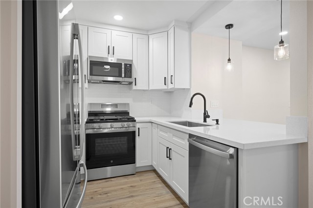 23735 Del Monte Drive, Valencia CA: https://media.crmls.org/medias/b4b6fbc0-dfbf-4037-aa86-82a8c62d3875.jpg