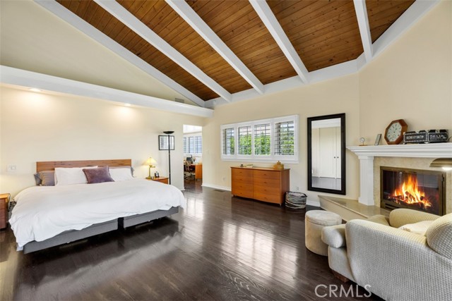 Primary Suite has vaulted ceilings