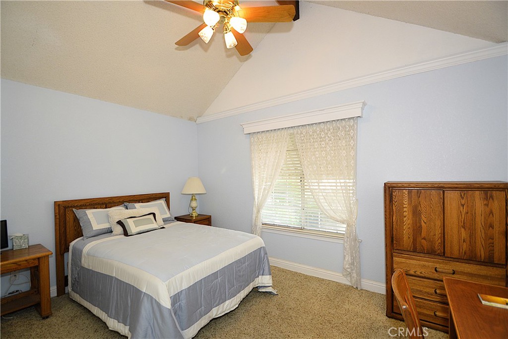 https://media.crmls.org/medias/b4b9d3ce-5f01-4050-9e94-161a6f43f762.jpg?preset=X-Large