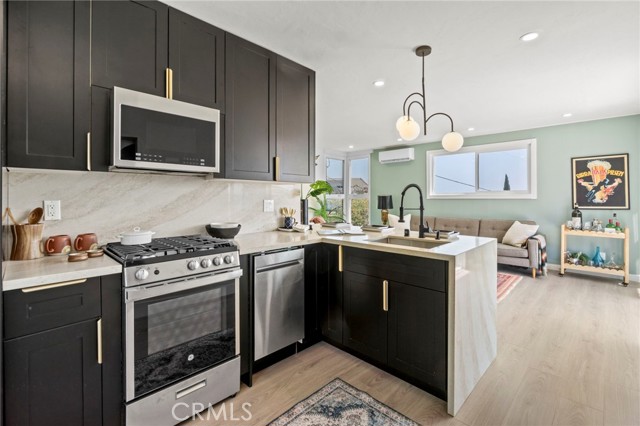 Detail Gallery Image 9 of 36 For 7010 Loyal Trl, Los Angeles,  CA 90068 - 2 Beds | 3 Baths