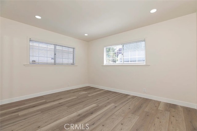 Detail Gallery Image 17 of 28 For 11110 Odell Ave, Sunland,  CA 91040 - 3 Beds | 3 Baths