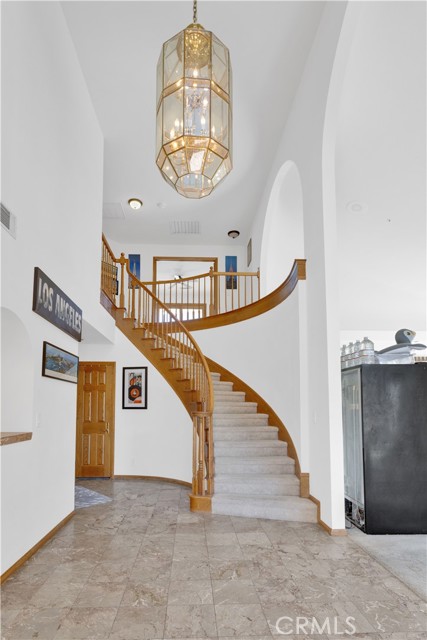 Detail Gallery Image 4 of 67 For 13685 Sierra Vista, Victorville,  CA 92395 - 3 Beds | 3 Baths