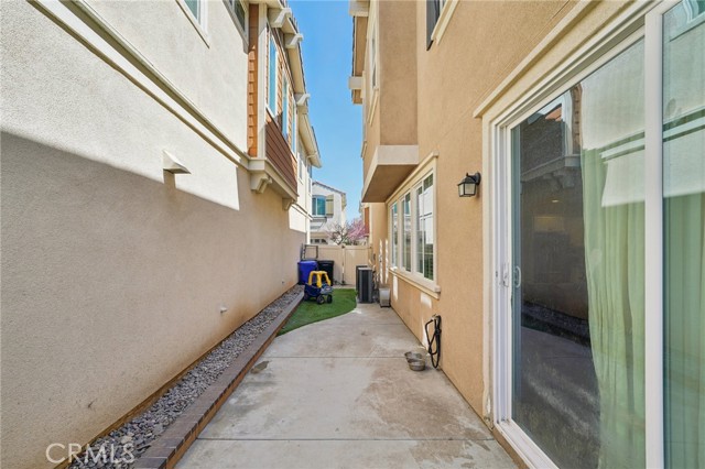 Detail Gallery Image 17 of 57 For 618 S Brampton Ln, Rialto,  CA 92376 - 4 Beds | 3 Baths