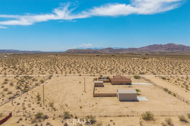 63357 Uranium Road, Joshua Tree CA: https://media.crmls.org/medias/b4bb9201-9b83-4feb-9ec5-485eed88884c.jpg
