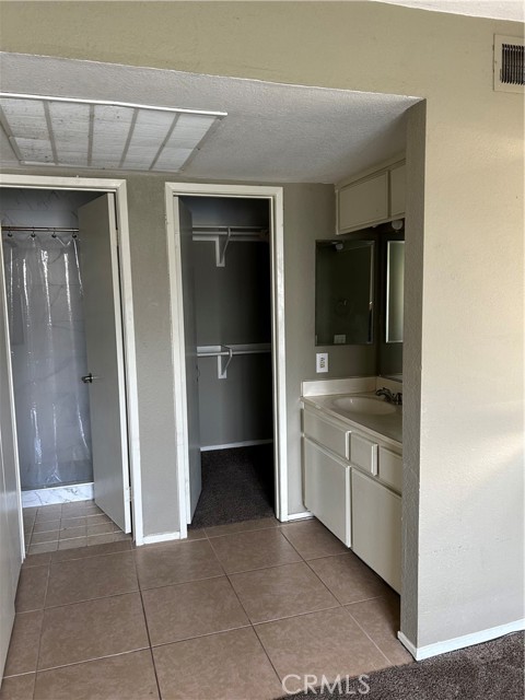 3641 Oak Creek Drive, Ontario CA: https://media.crmls.org/medias/b4bc4cfb-4310-4b35-949a-7c675f743449.jpg