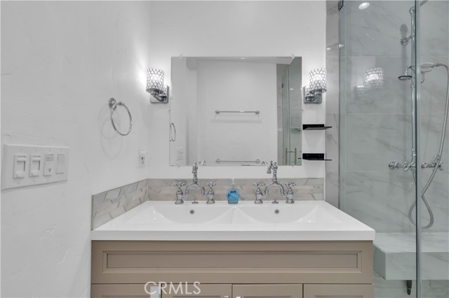 Detail Gallery Image 15 of 26 For 8319 S Van Ness, Inglewood,  CA 90305 - 3 Beds | 2 Baths