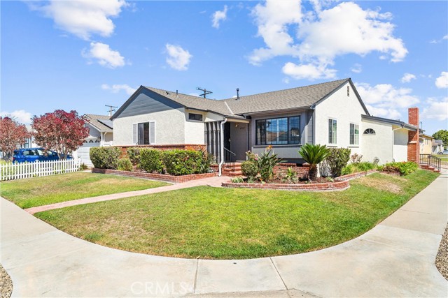 6557 E Walkerton Street, Long Beach CA: https://media.crmls.org/medias/b4bd0a65-3b71-4072-ba44-bc7a6a268999.jpg