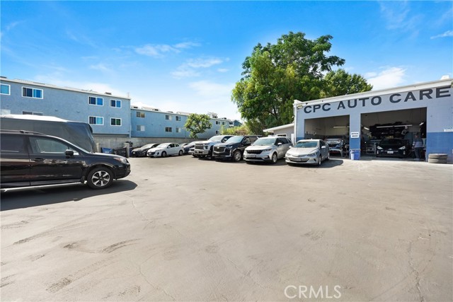 7039 Topanga Canyon Boulevard, Canoga Park CA: https://media.crmls.org/medias/b4be3a37-5127-432e-b829-0de0a28f26c8.jpg