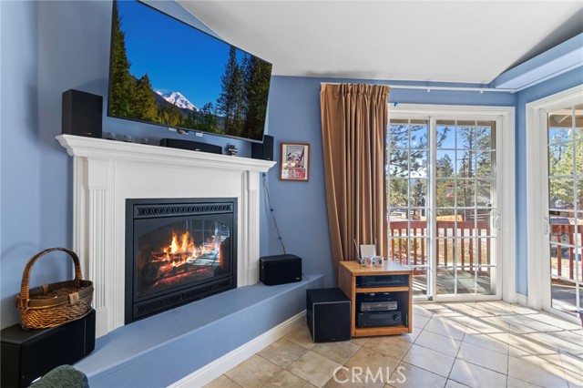 534 Highland, Big Bear Lake CA: https://media.crmls.org/medias/b4bfb02c-5222-43cc-822b-cda998d2d5e7.jpg
