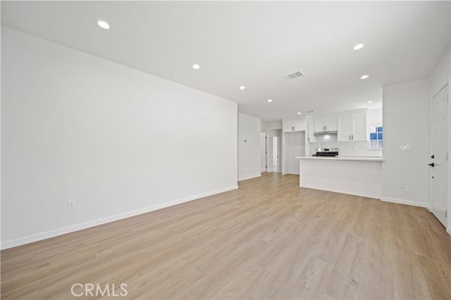 Detail Gallery Image 2 of 24 For 252 W Tujunga #102,  Burbank,  CA 91502 - 3 Beds | 2 Baths