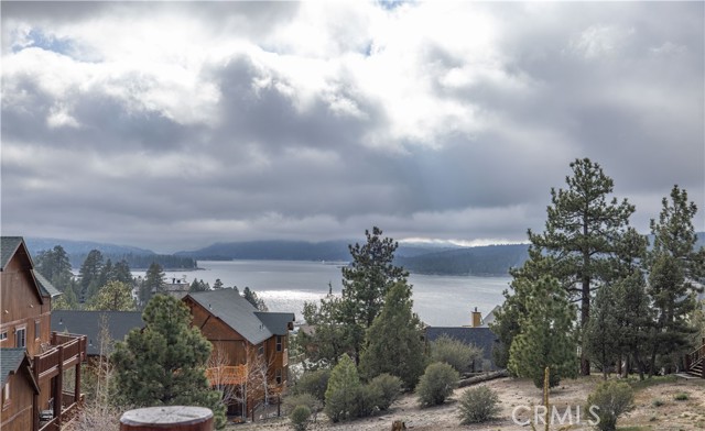 Detail Gallery Image 6 of 35 For 447 Windsong Pl, Big Bear Lake,  CA 92315 - 4 Beds | 3/1 Baths