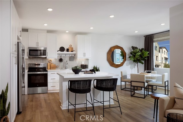 6137 Valentina Way Drive, Eastvale CA: https://media.crmls.org/medias/b4c08a13-93e3-4dc0-8189-9f5f868ee0b0.jpg