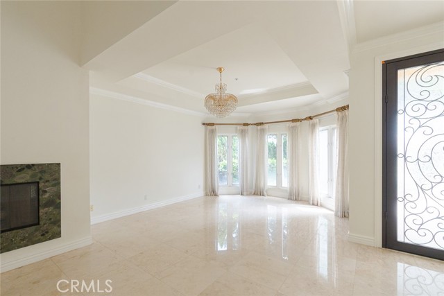 49 W La Sierra Drive, Arcadia CA: https://media.crmls.org/medias/b4c09b09-3195-4670-a1c6-cd3cf514dfe0.jpg