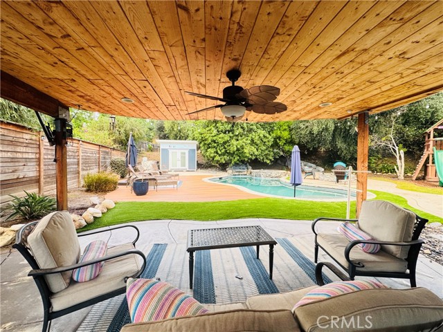 Detail Gallery Image 42 of 44 For 11905 Paso Robles, Granada Hills,  CA 91344 - 4 Beds | 3 Baths