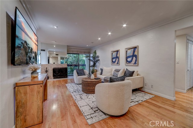 Detail Gallery Image 4 of 34 For 15335 Magnolia #216,  Sherman Oaks,  CA 91403 - 3 Beds | 2 Baths