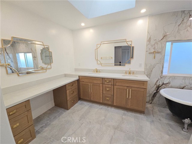 Detail Gallery Image 12 of 36 For 341 Avenida Atezada, Redondo Beach,  CA 90277 - 3 Beds | 2 Baths