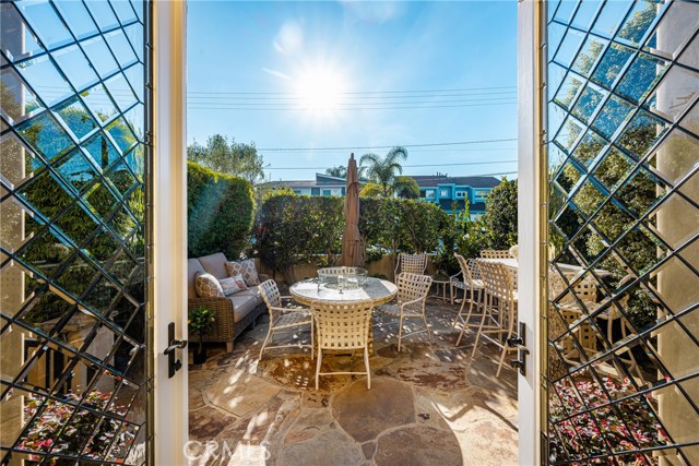 Detail Gallery Image 33 of 50 For 3222 Clay St, Newport Beach,  CA 92663 - 3 Beds | 2/1 Baths