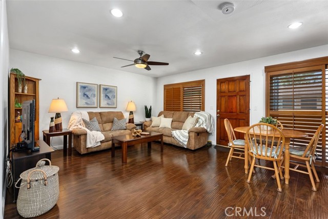 12526 Cuesta Drive, Cerritos CA: https://media.crmls.org/medias/b4c2bad2-bc9e-4e73-a40b-1b91e7d7ab86.jpg