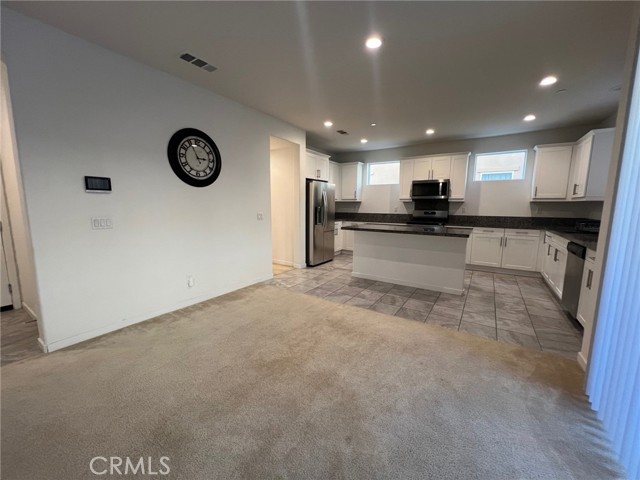 Detail Gallery Image 2 of 23 For 6986 Silverado, Chino,  CA 91710 - 4 Beds | 3 Baths