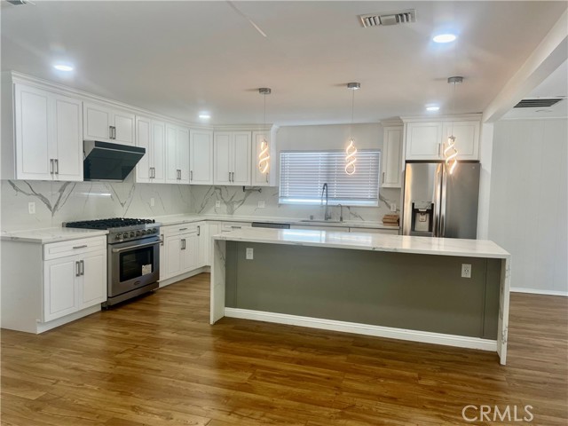 6925 Maycroft Drive, Rancho Palos Verdes CA: https://media.crmls.org/medias/b4c41da3-f0a6-4000-92d0-2cf7ba5094eb.jpg