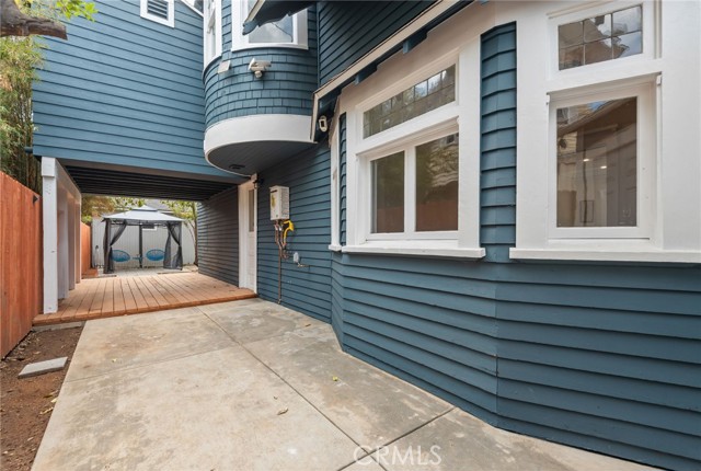 Detail Gallery Image 43 of 44 For 1720 S Kingsley, Los Angeles,  CA 90006 - 4 Beds | 3 Baths