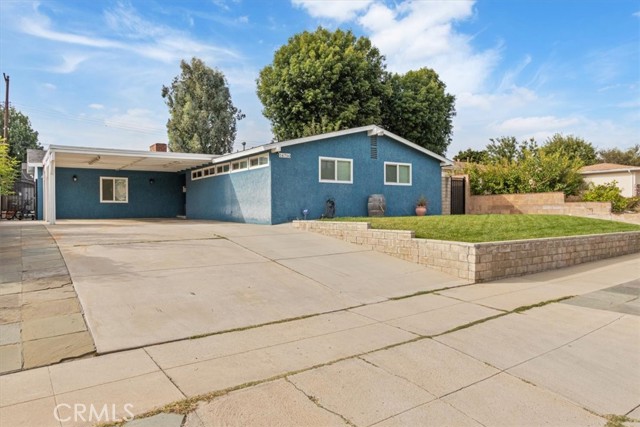 Detail Gallery Image 2 of 34 For 16750 Septo, Northridge,  CA 91343 - 5 Beds | 3 Baths