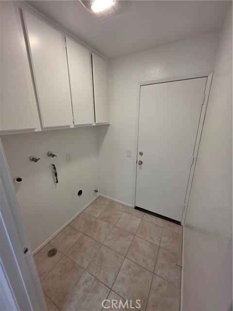 Detail Gallery Image 8 of 34 For 2211 Carob, Tustin,  CA 92782 - 3 Beds | 2/1 Baths