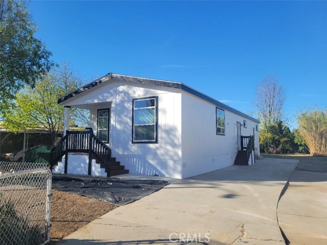 Detail Gallery Image 2 of 12 For 25177 Avenida Valencia, Homeland,  CA 92548 - 3 Beds | 2 Baths