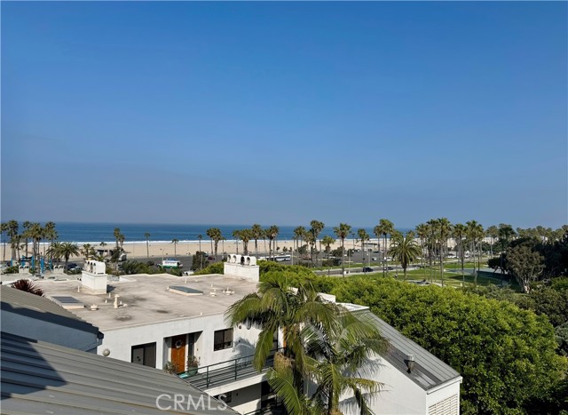 2910 Neilson Way, Santa Monica CA: https://media.crmls.org/medias/b4c68124-2d24-4a0c-a948-ff63bb81cd13.jpg